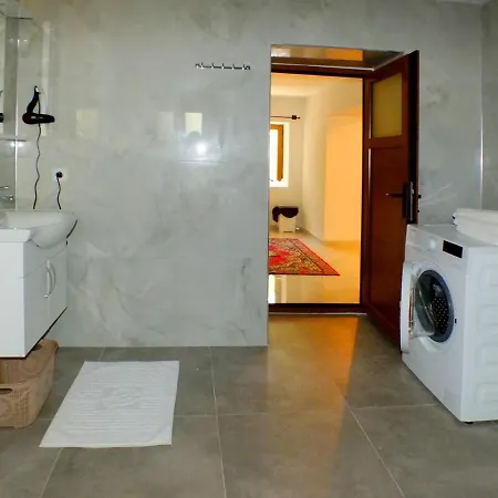 Guelsen -doga Manzarali Bahce Kati Kas