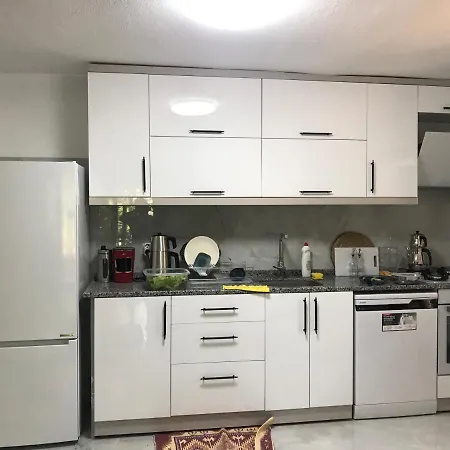 Guelsen -doga Manzarali Bahce Kati