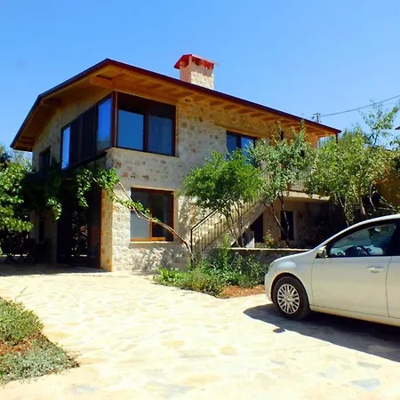 Guelsen -doga Manzarali Bahce Kati Apart Otel