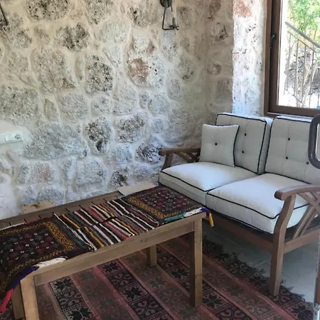 Guelsen Apart -doga Manzarali Bahce Kati Aparthotel Kas