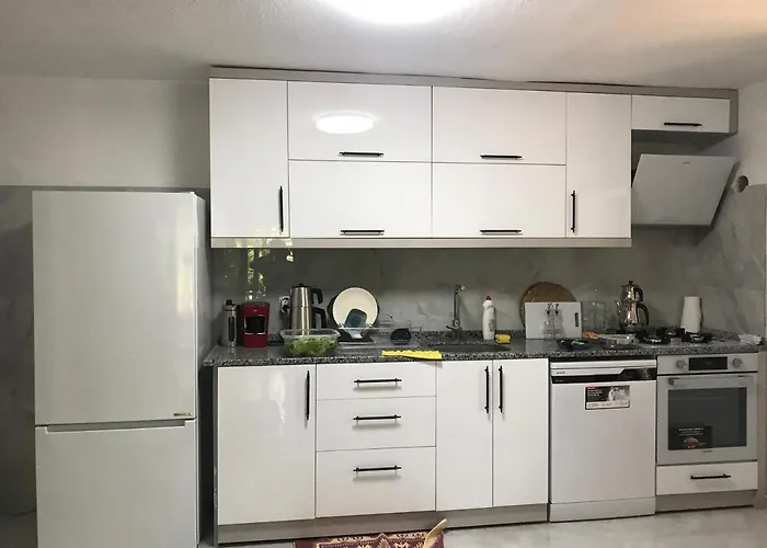 Guelsen -doga Manzarali Bahce Kati